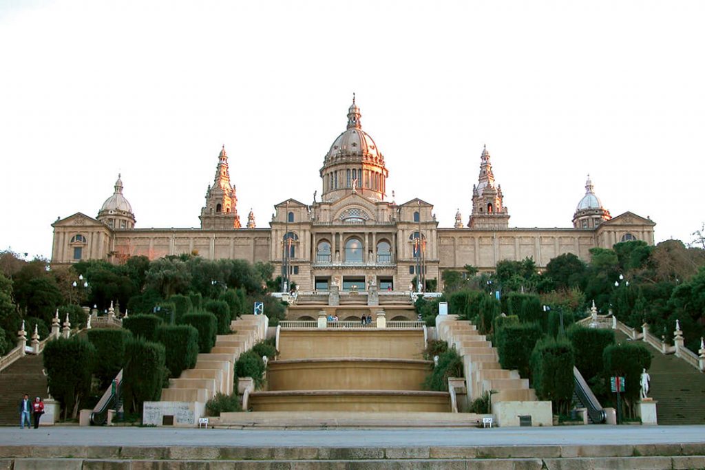 Bảo tàng MNAC Barcelona